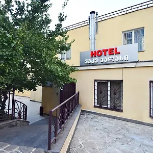 hotel-vake-palace.alltbilisihotels.com/